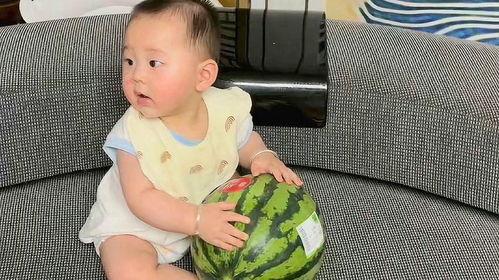 吃瓜的孩子视频,一场网络现象的狂欢与反思