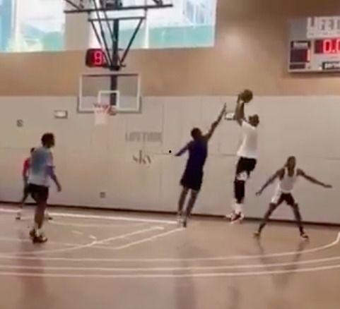 网红篮球场吃瓜事件视频,一场引发热议的篮球场风波