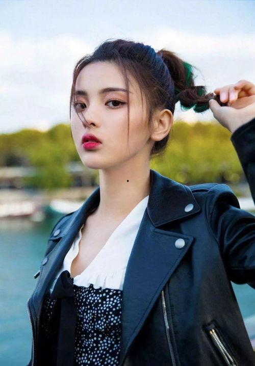 幸运吃瓜魏依依后续视频,揭秘后续精彩视频背后的故事