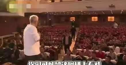 吃瓜看戏摇扇子视频在线观看,跟随吃瓜看戏摇扇子视频,感受传统风情